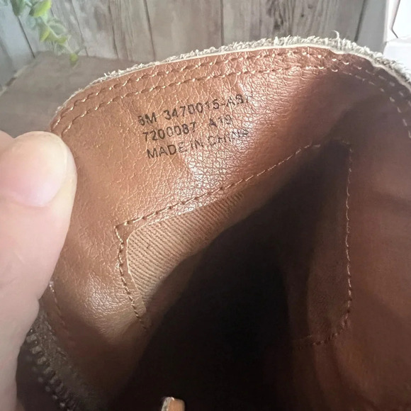 Frye Suede Ankle Boots Pointed Toe Size 6 - Picture 4 of 6